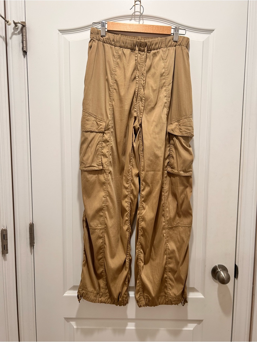 Lululemon Lightweight Adjustable Mid-Rise Cargo Pants Tan Size Small Jogger